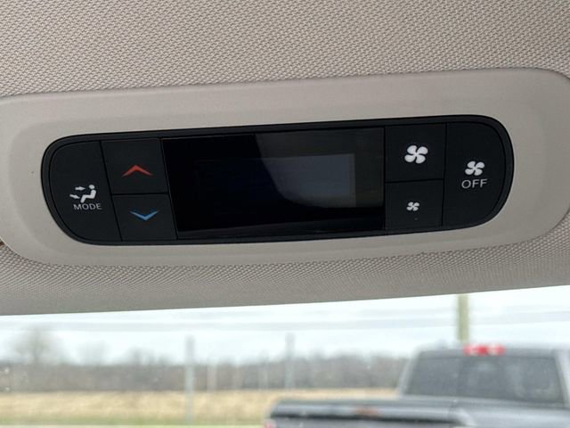 Used 2017 Chrysler Pacifica LX FWD image 27
