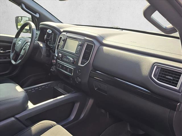 Used 2018 Nissan Titan SV w/ SV Convenience Package image 22