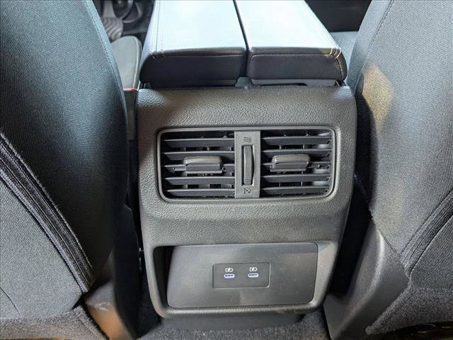 Certified 2025 Nissan Rogue SV image 17