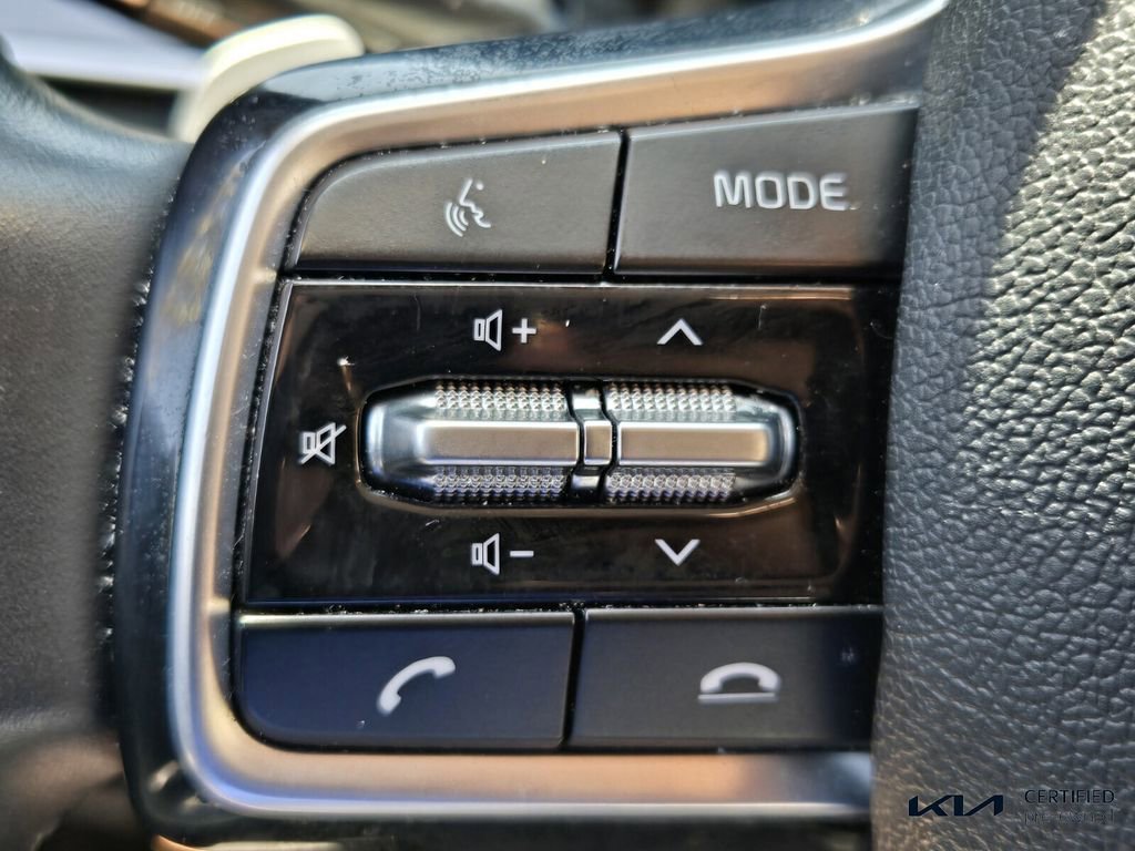 Certified 2022 Kia Sorento S image 29