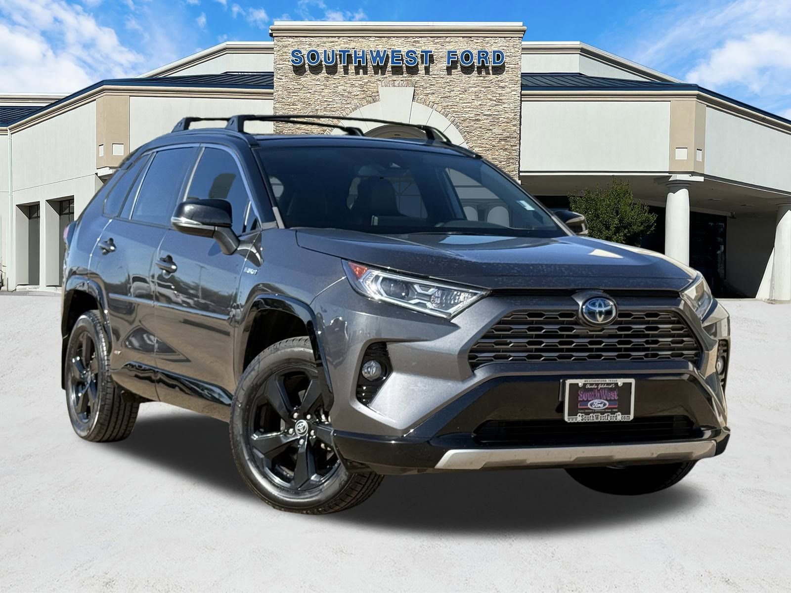 Used 2021 Toyota RAV4 XSE image 1