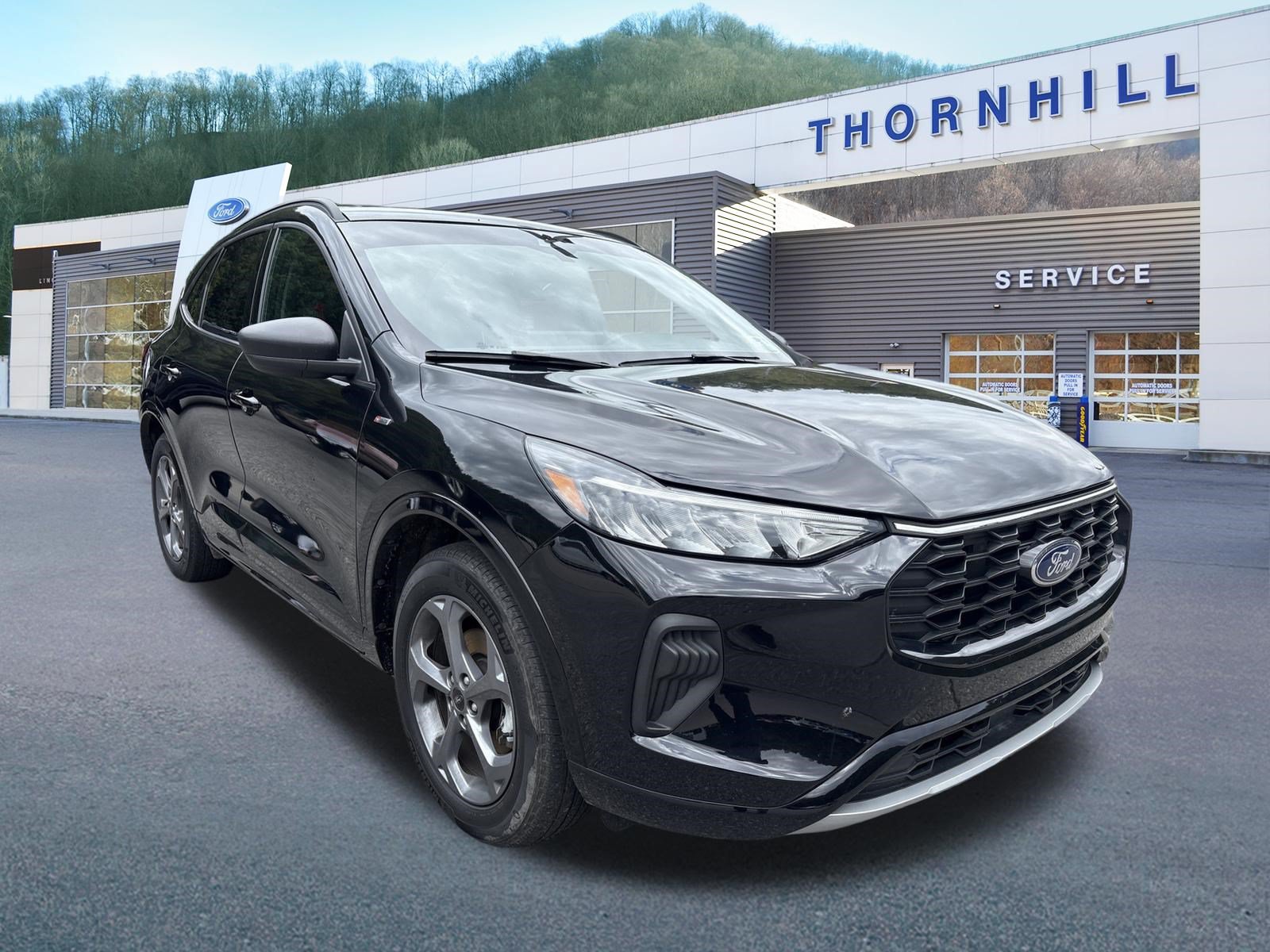 Used 2023 Ford Escape ST-Line w/ Tech Pack #1 AWD/4WD image 1