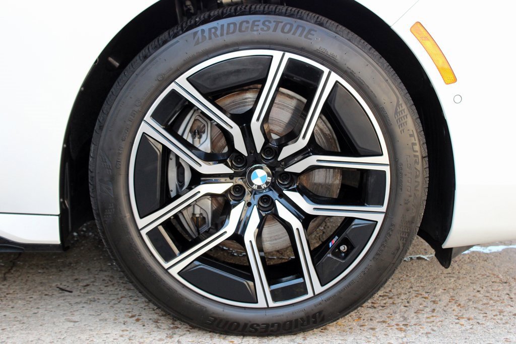 Used 2025 BMW 740i image 34