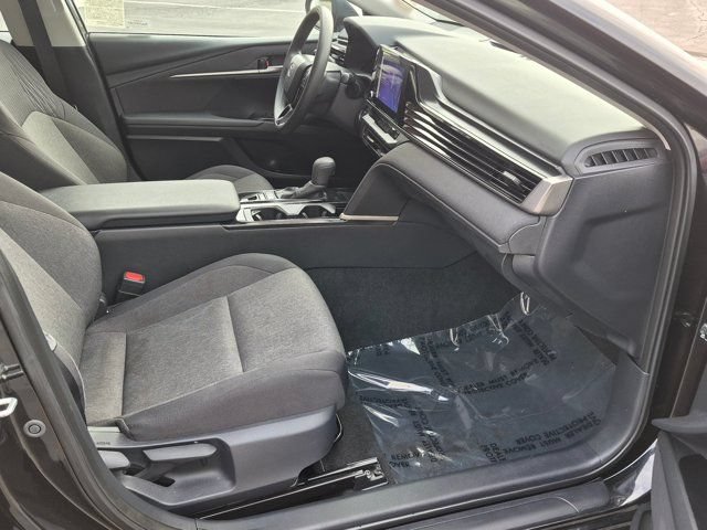 Used 2025 Toyota Camry LE FWD image 5
