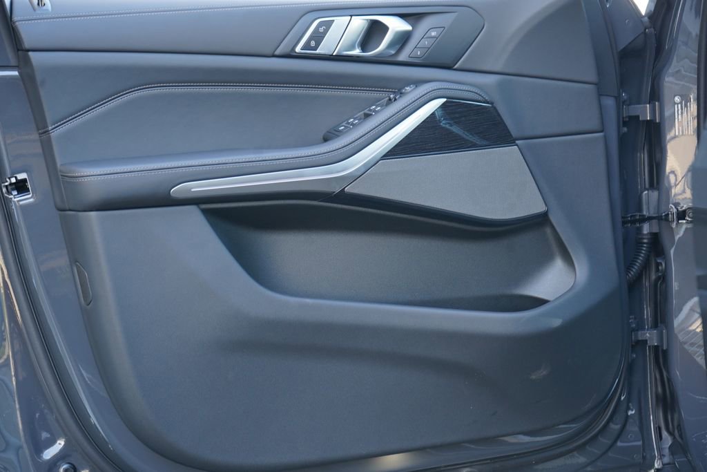 New 2026 BMW X5 sDrive40i w/ Executive Package image 10