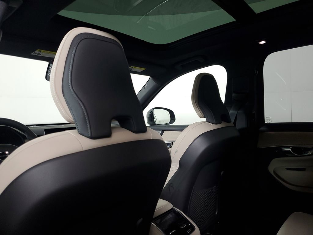 Certified 2025 Volvo XC90 B6 Plus image 16