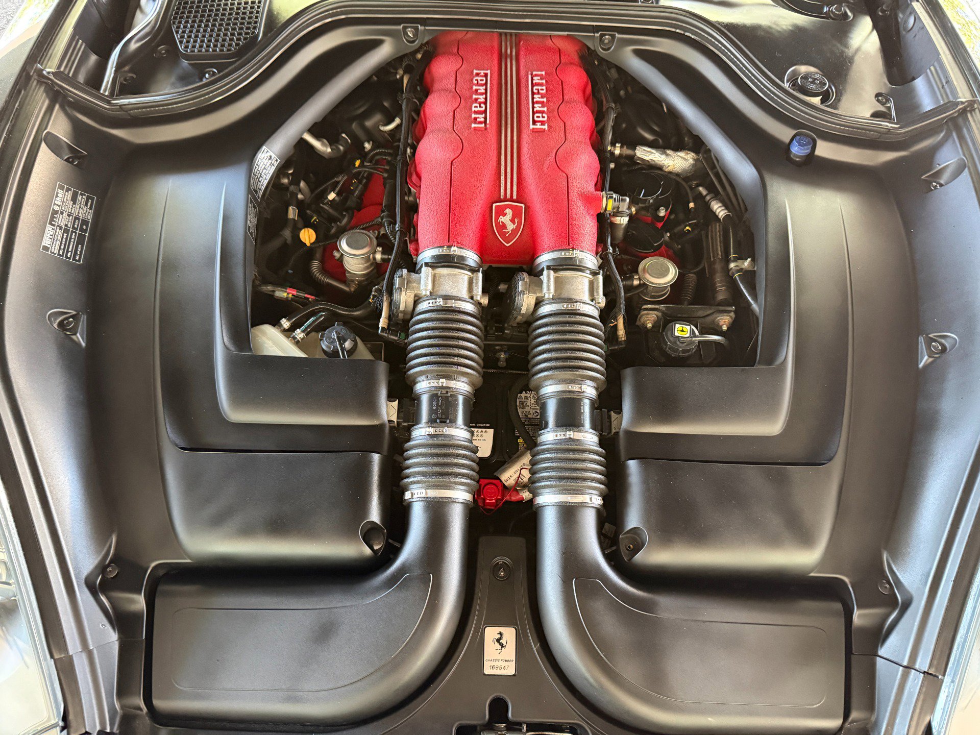 Used 2010 Ferrari California RWD image 42