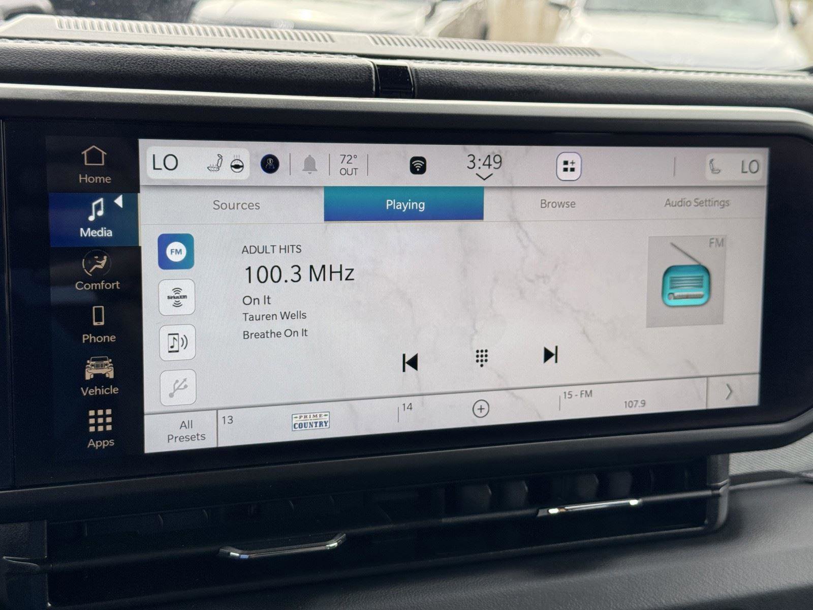 Certified 2025 Jeep Wrangler Sahara AWD/4WD image 17