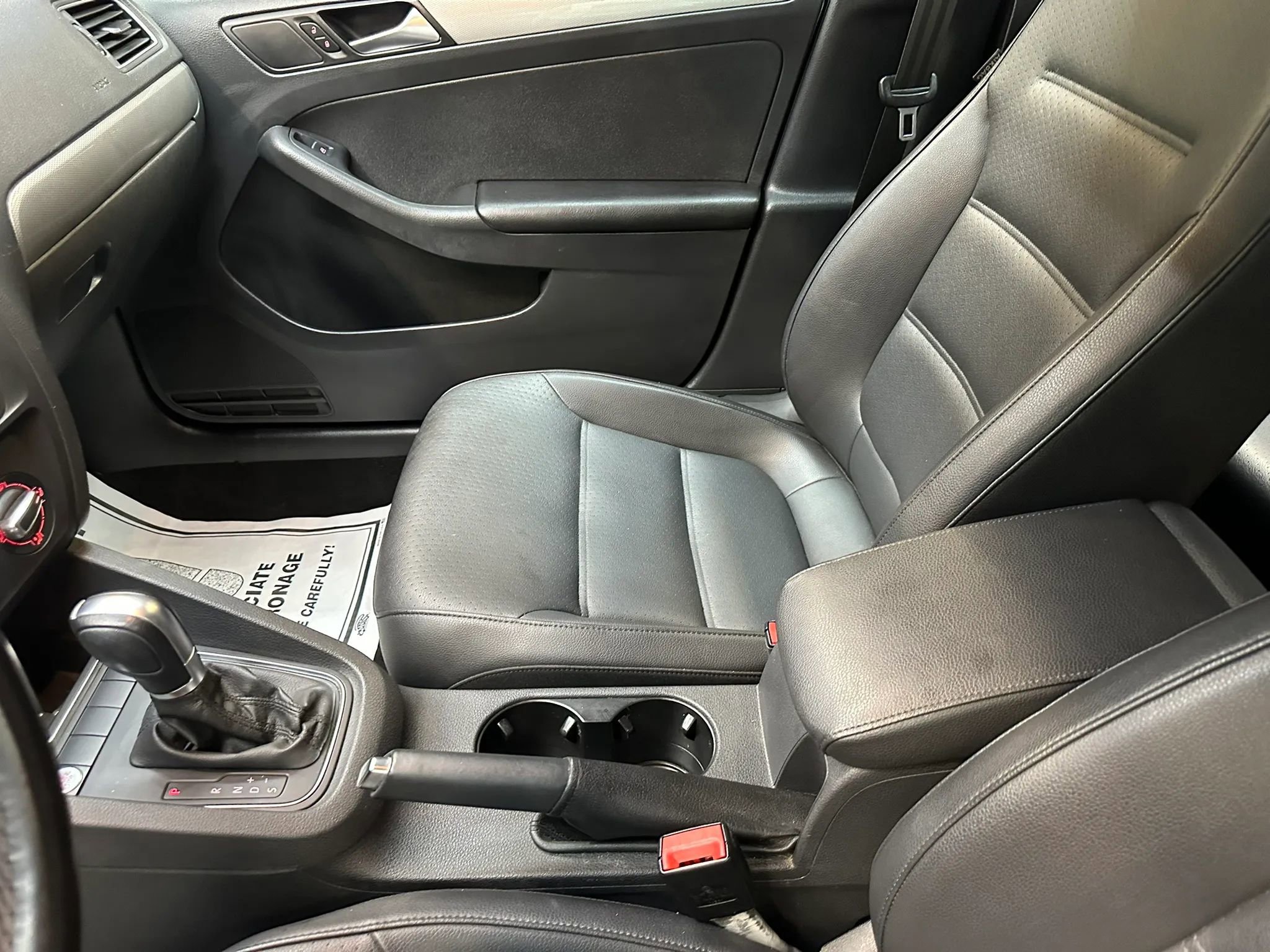 Used 2015 Volkswagen Jetta SE FWD image 15