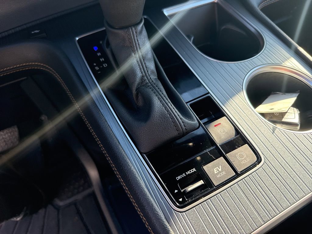 Used 2023 Toyota Sienna XLE Woodland Edition image 18