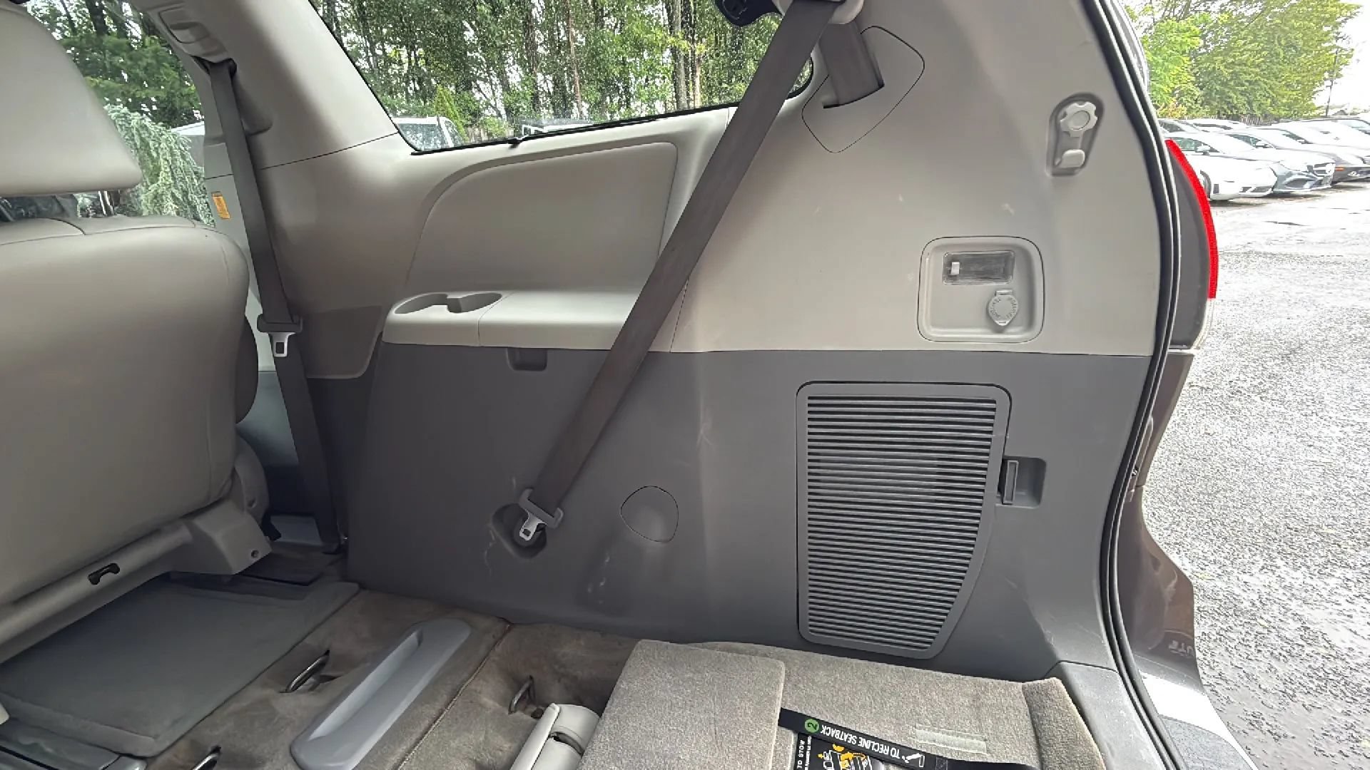 Used 2013 Toyota Sienna XLE FWD image 42