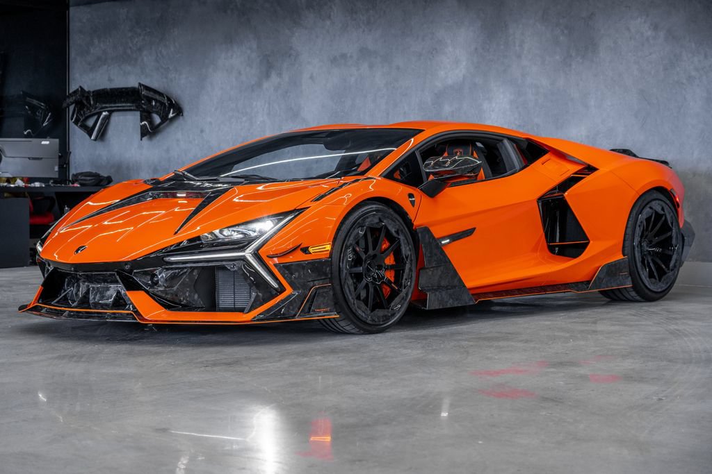 Used 2024 Lamborghini Revuelto AWD/4WD image 6