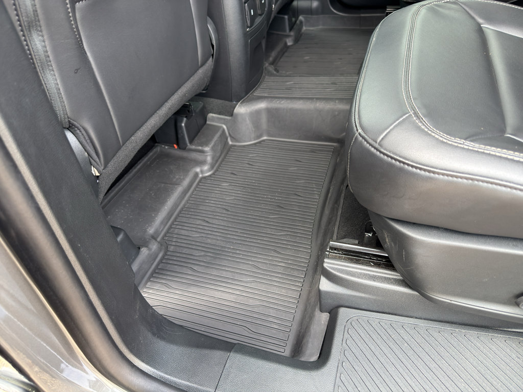 Used 2023 Ford Explorer XLT w/ Equipment Group 202A AWD/4WD image 36