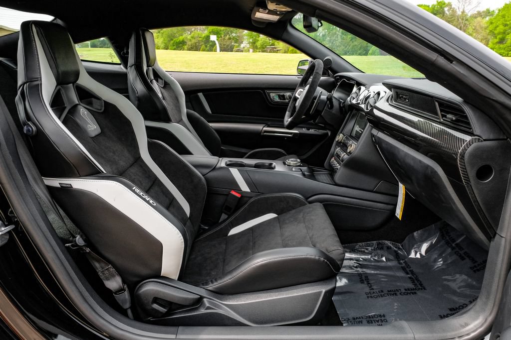 Used 2020 Ford Mustang Shelby GT500 w/ Carbon Fiber Track Pack RWD image 37