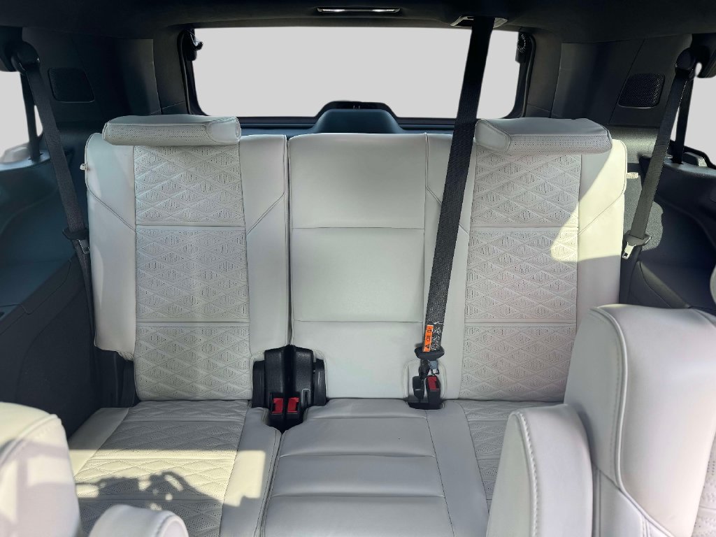 Used 2025 Cadillac Escalade Sport Platinum w/ LPO, Floor Liner Package AWD/4WD image 12