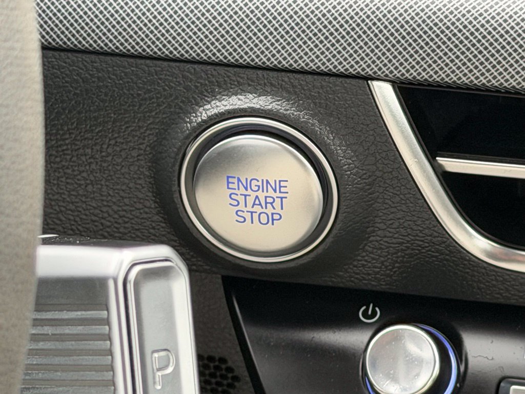 Used 2025 Hyundai Sonata SEL FWD image 19