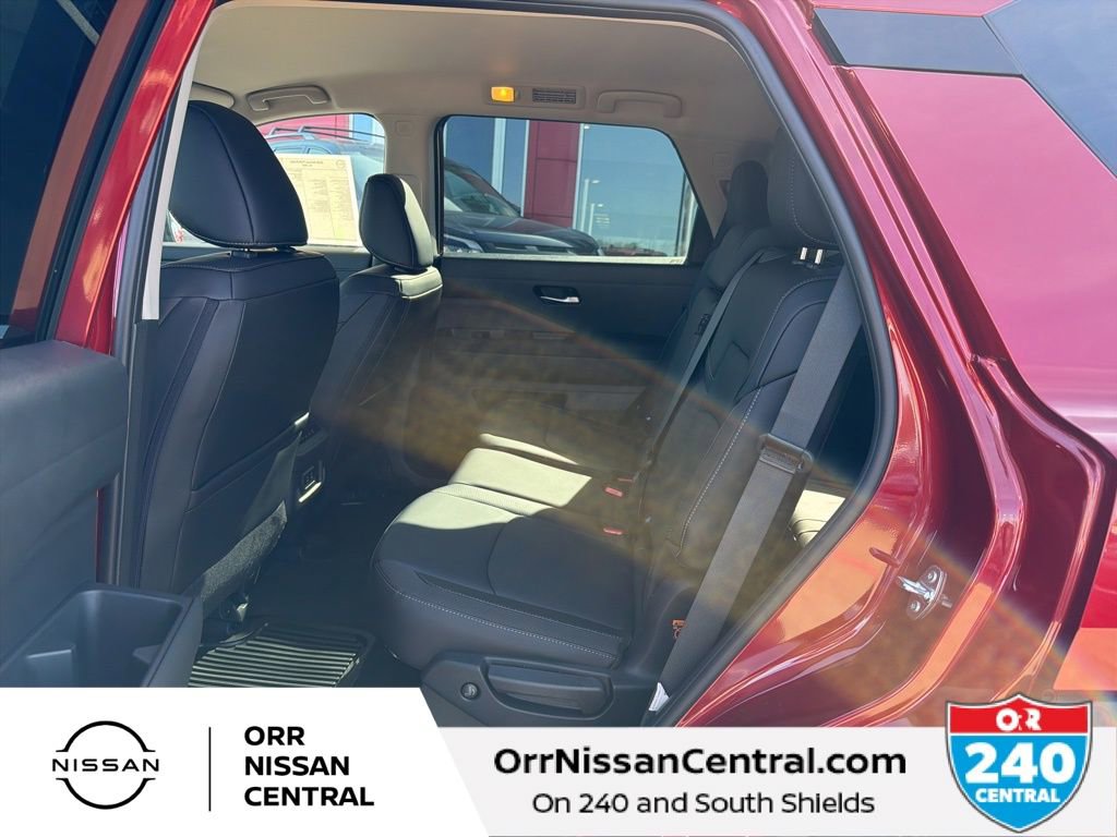 New 2026 Nissan Pathfinder SL image 15