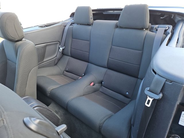 Used 2014 Ford Mustang Convertible image 37