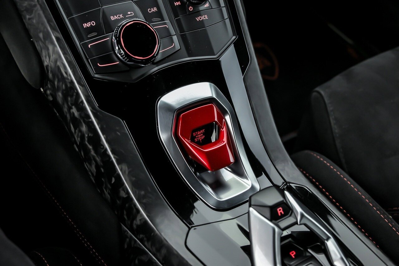 Used 2018 Lamborghini Huracan Performante AWD/4WD image 43
