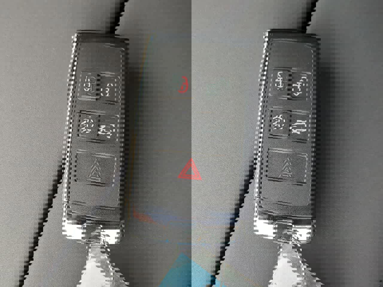 New 2026 Land Rover Range Rover Velar Dynamic SE image 38