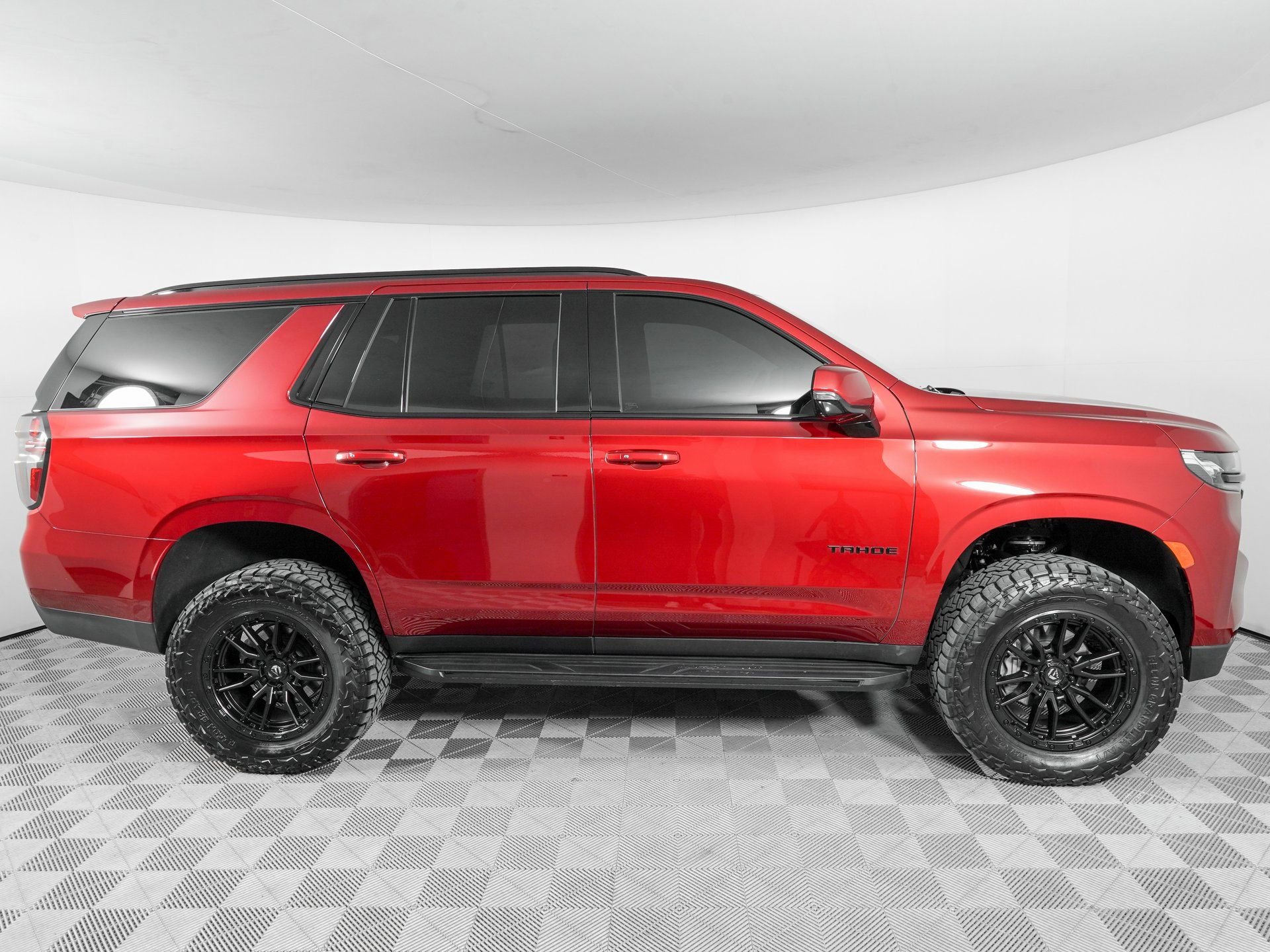 Used 2023 Chevrolet Tahoe RST w/ Luxury Package AWD/4WD image 4