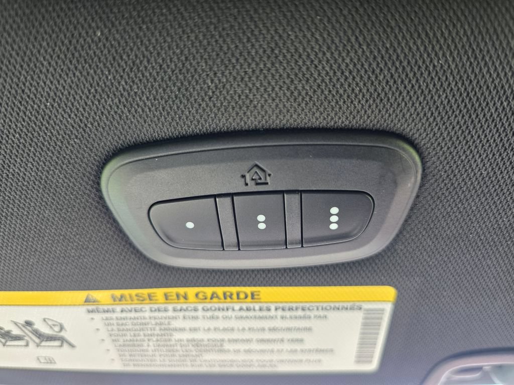 Used 2021 Chrysler Pacifica Limited w/ Premium & Safety Sphere Group FWD image 25