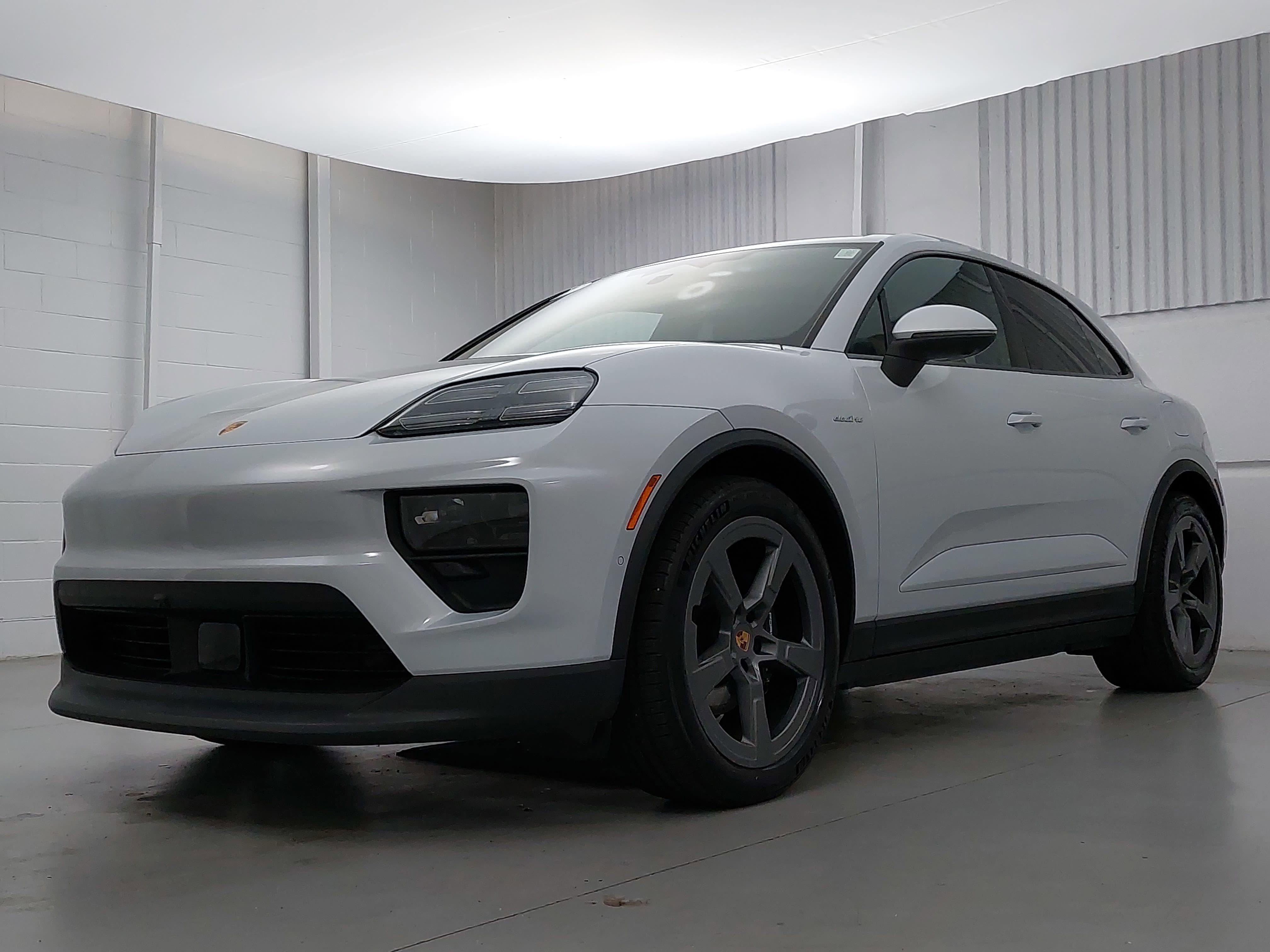 Certified 2025 Porsche Macan Electric RWD image 1