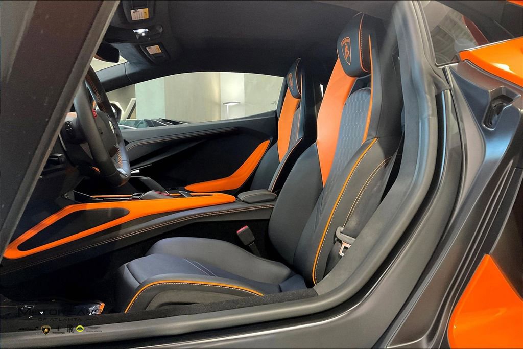 Used 2024 Lamborghini Revuelto image 20