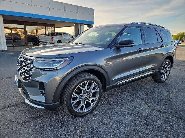 Used 2025 Ford Explorer Platinum w/ Ultimate Package AWD/4WD image 2