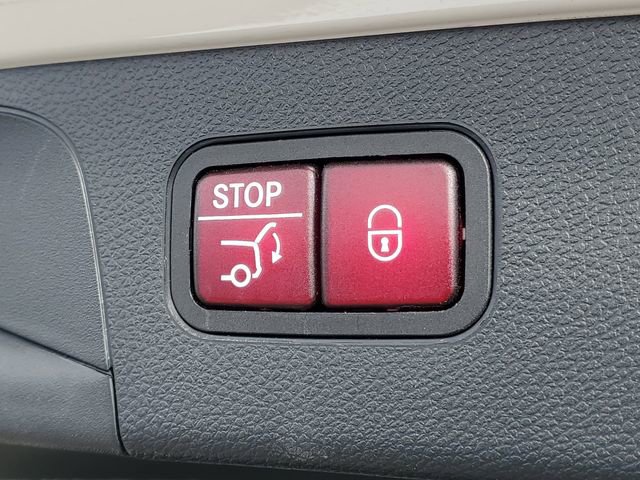 Used 2018 Mercedes-Benz GLC 300 4MATIC image 10