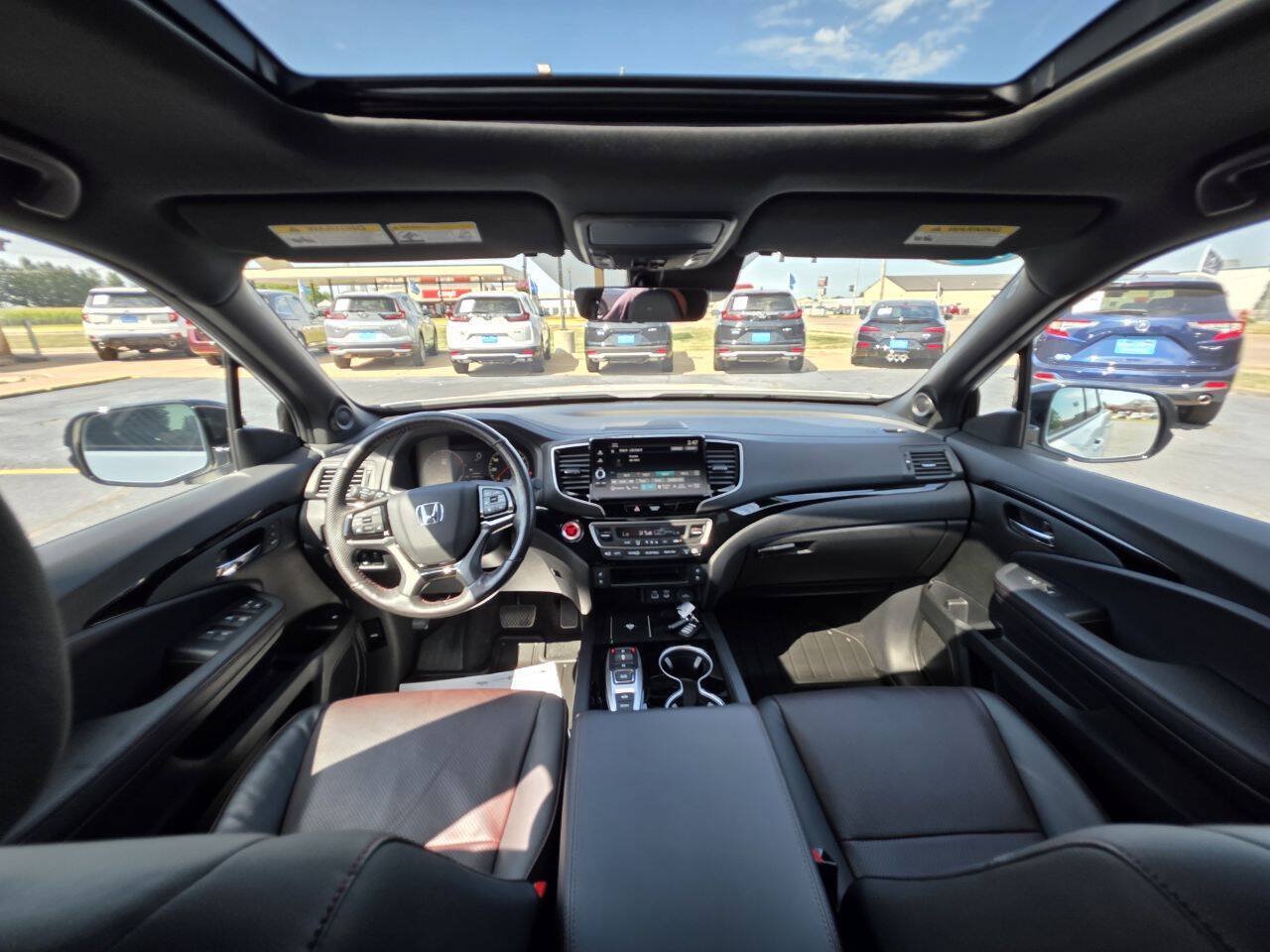 Used 2025 Honda Ridgeline Black Edition image 11