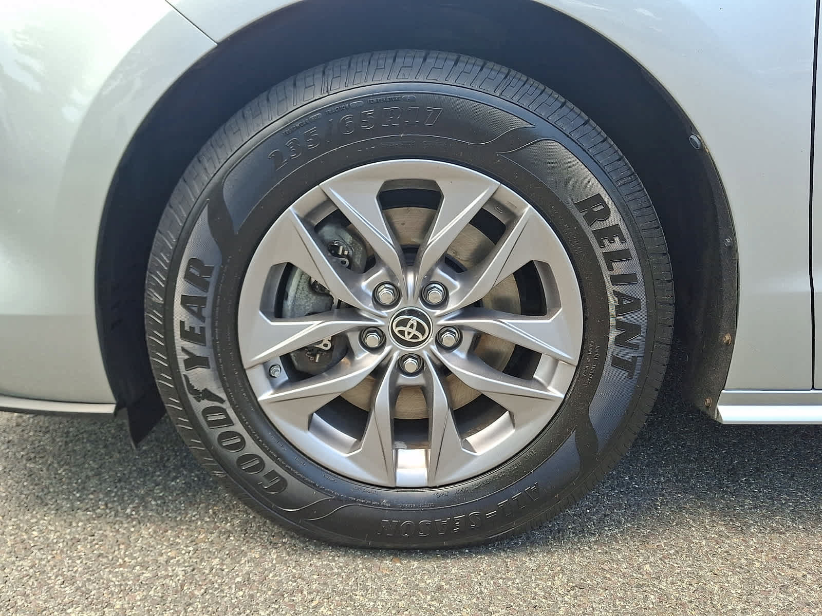 Certified 2021 Toyota Sienna XLE w/ XLE Plus Package FWD image 9