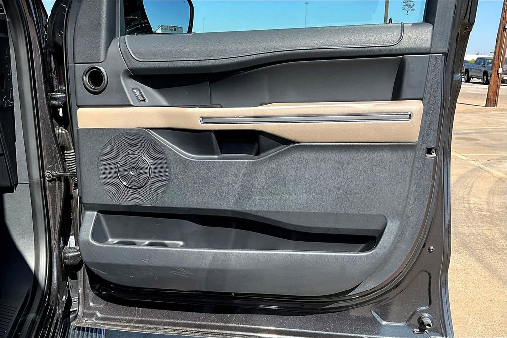Used 2024 Ford Expedition XLT image 22