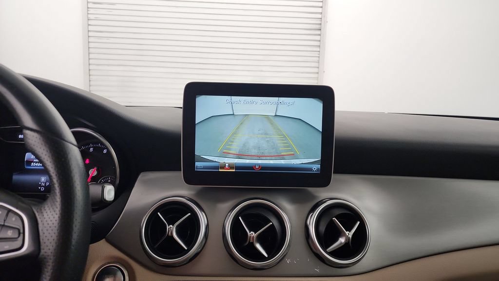 Used 2018 Mercedes-Benz GLA 250 4MATIC image 24