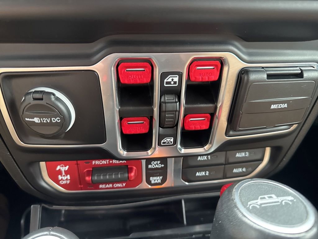 Used 2023 Jeep Gladiator Rubicon w/ Cold Weather Group image 8