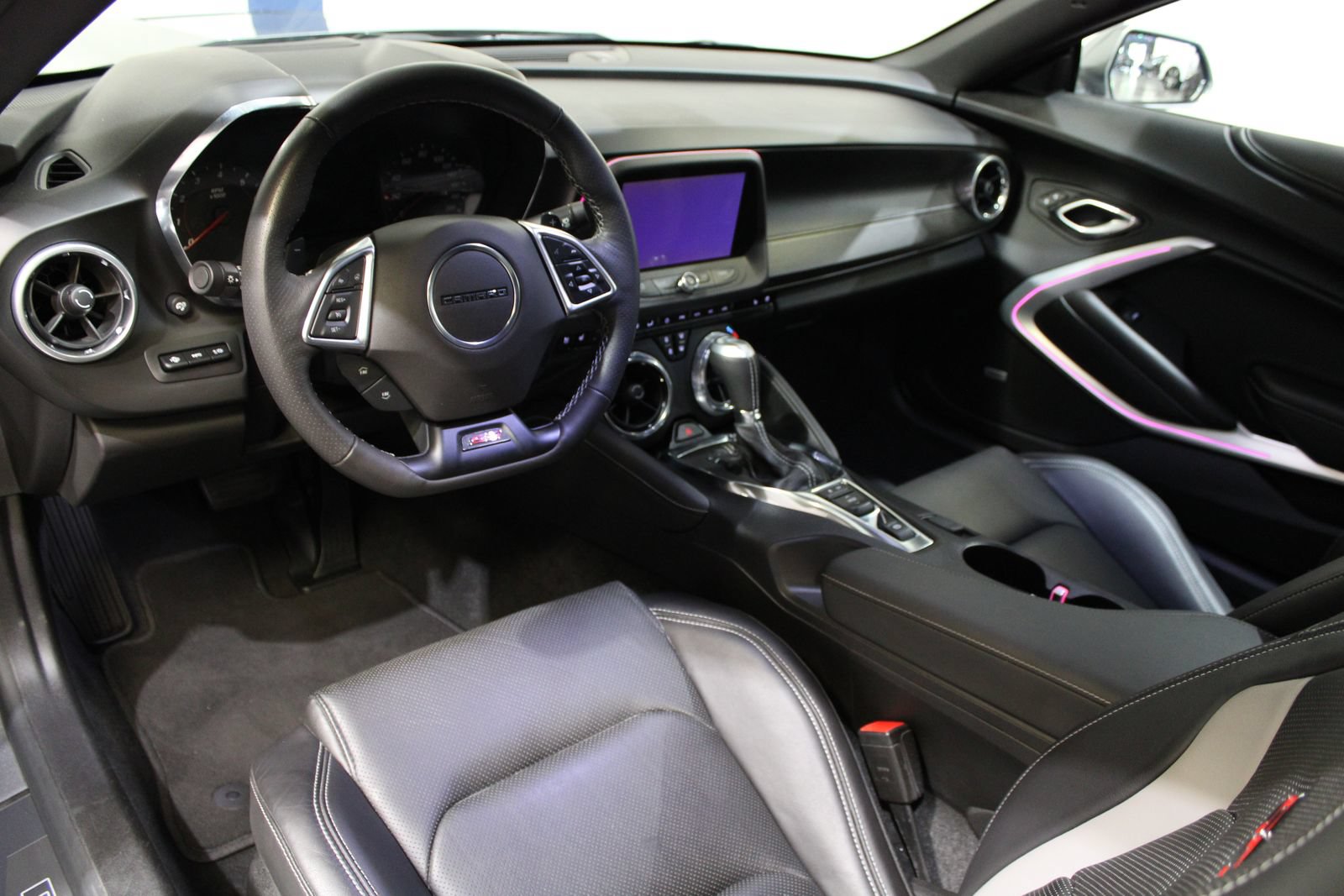 Used 2019 Chevrolet Camaro SS w/ LPO, Ground Effects Package RWD image 24