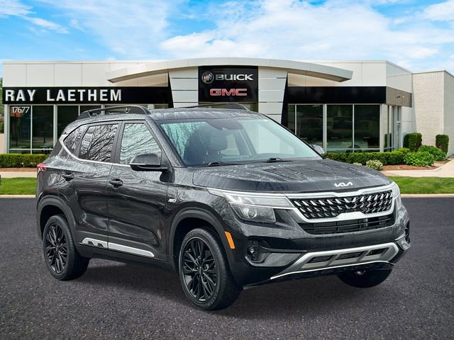 Used 2023 Kia Seltos Nightfall Edition image 7