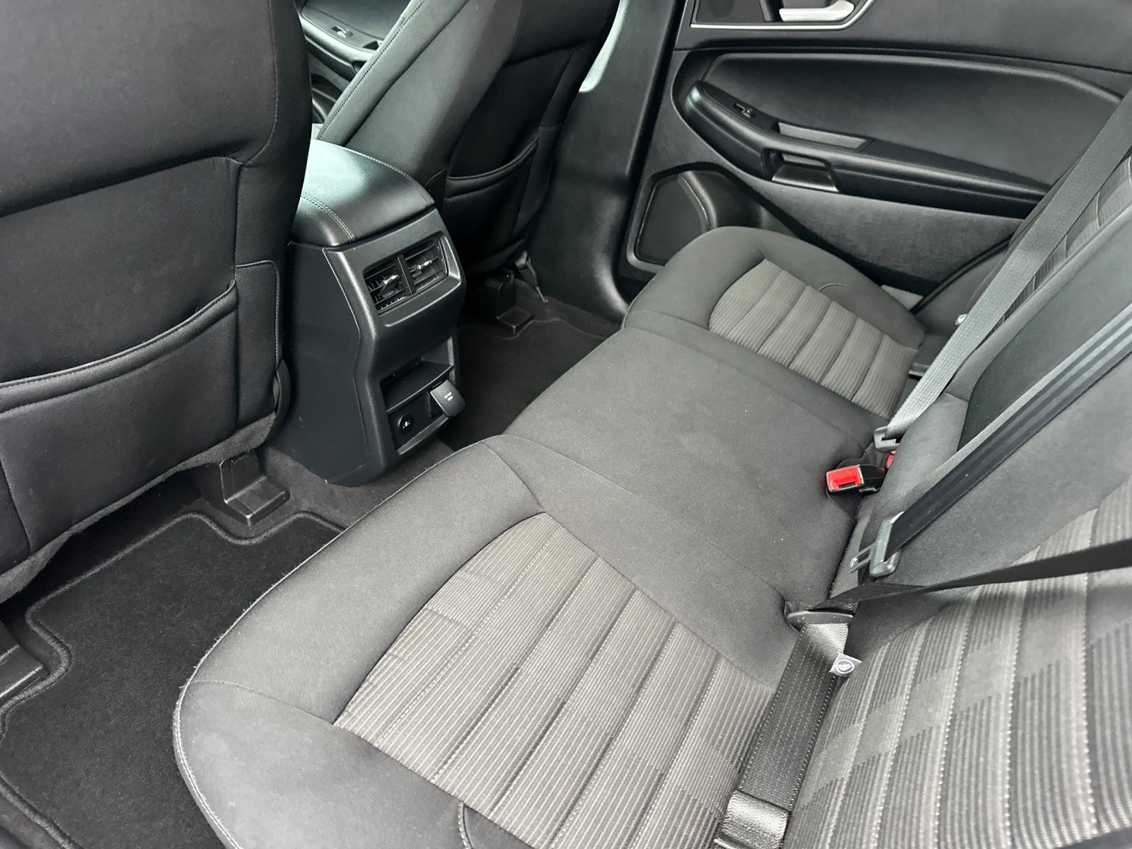 Used 2023 Ford Edge SEL image 12