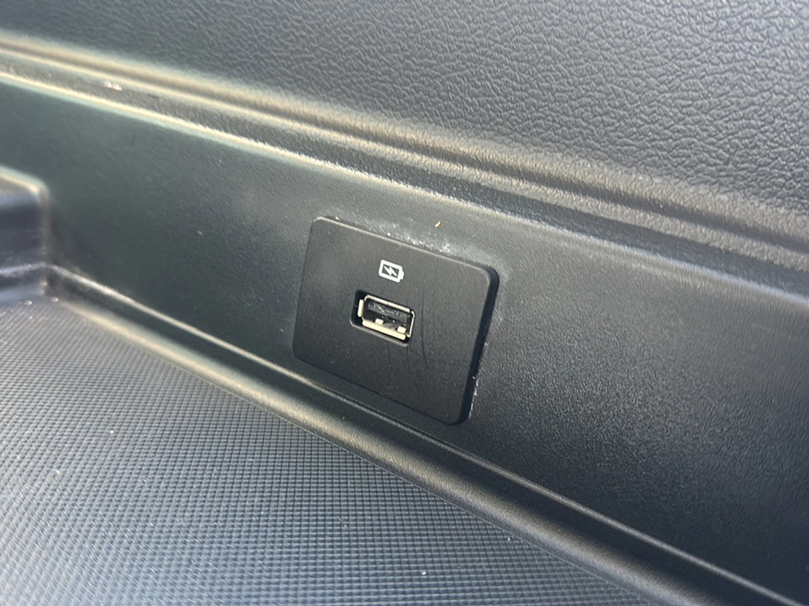 Used 2023 Ford Expedition XLT image 25