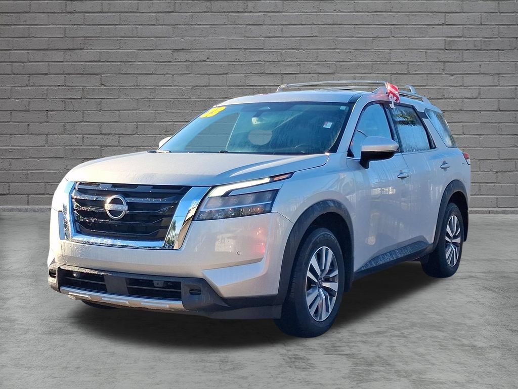 Used 2023 Nissan Pathfinder SL FWD image 4