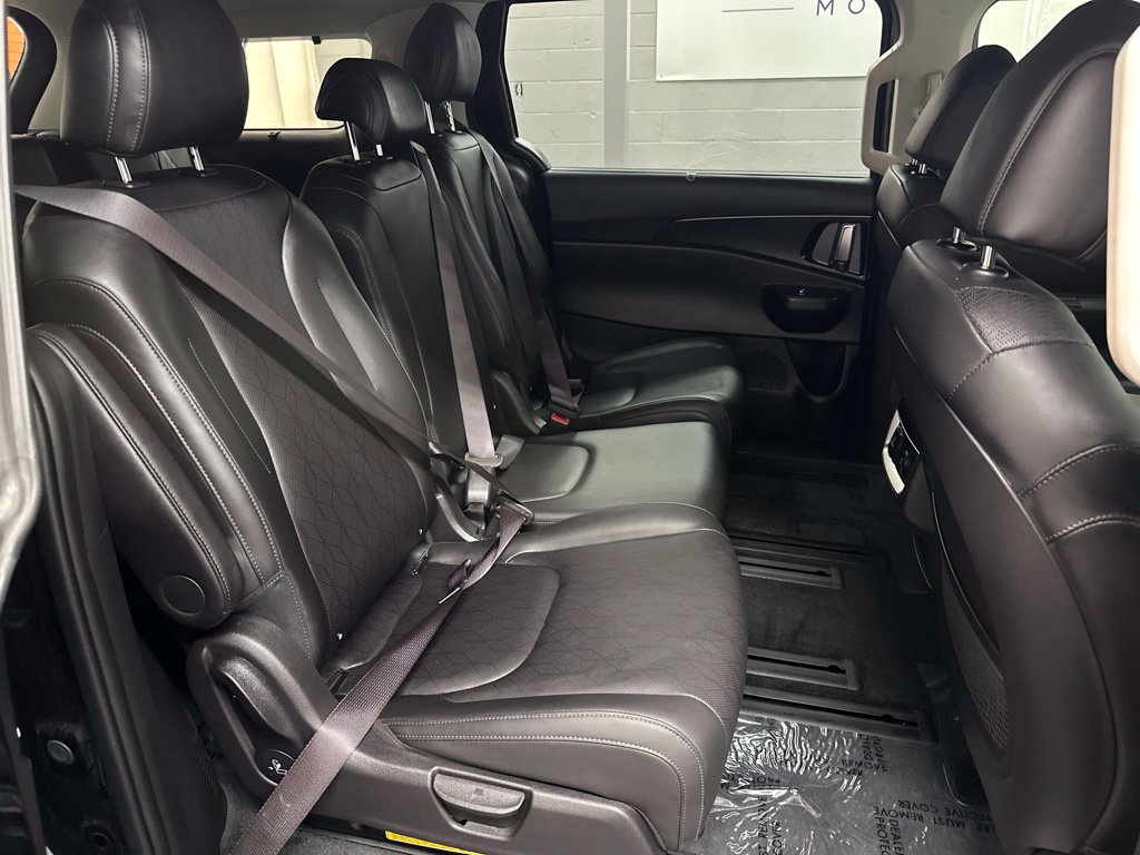 Used 2026 Kia Carnival SX w/ SX Dark Edition Package FWD image 20