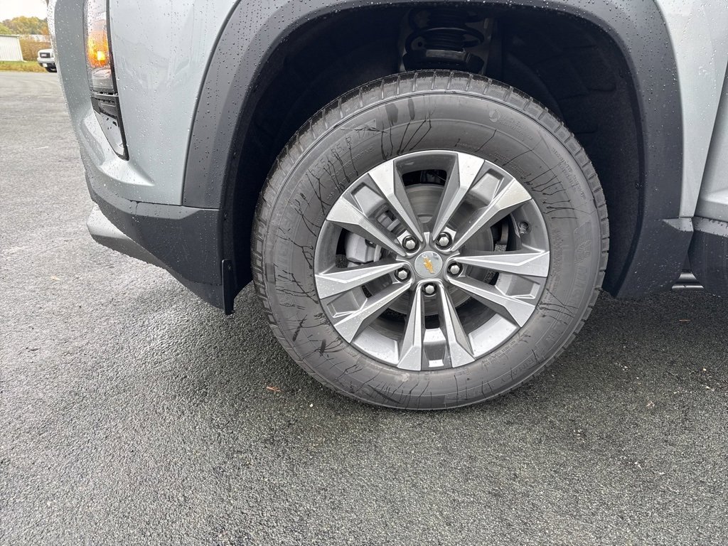 New 2026 Chevrolet Equinox LT w/ Convenience Package II image 32