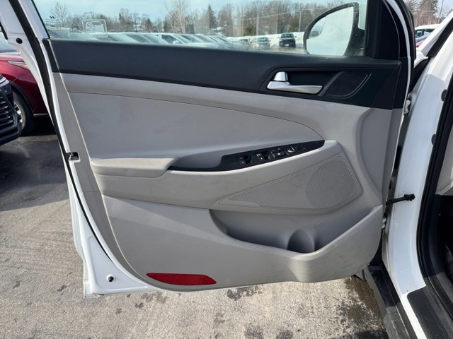 Used 2020 Hyundai Tucson SE image 25