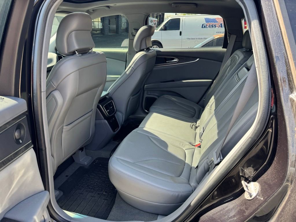 Used 2019 Lincoln Nautilus Reserve image 13