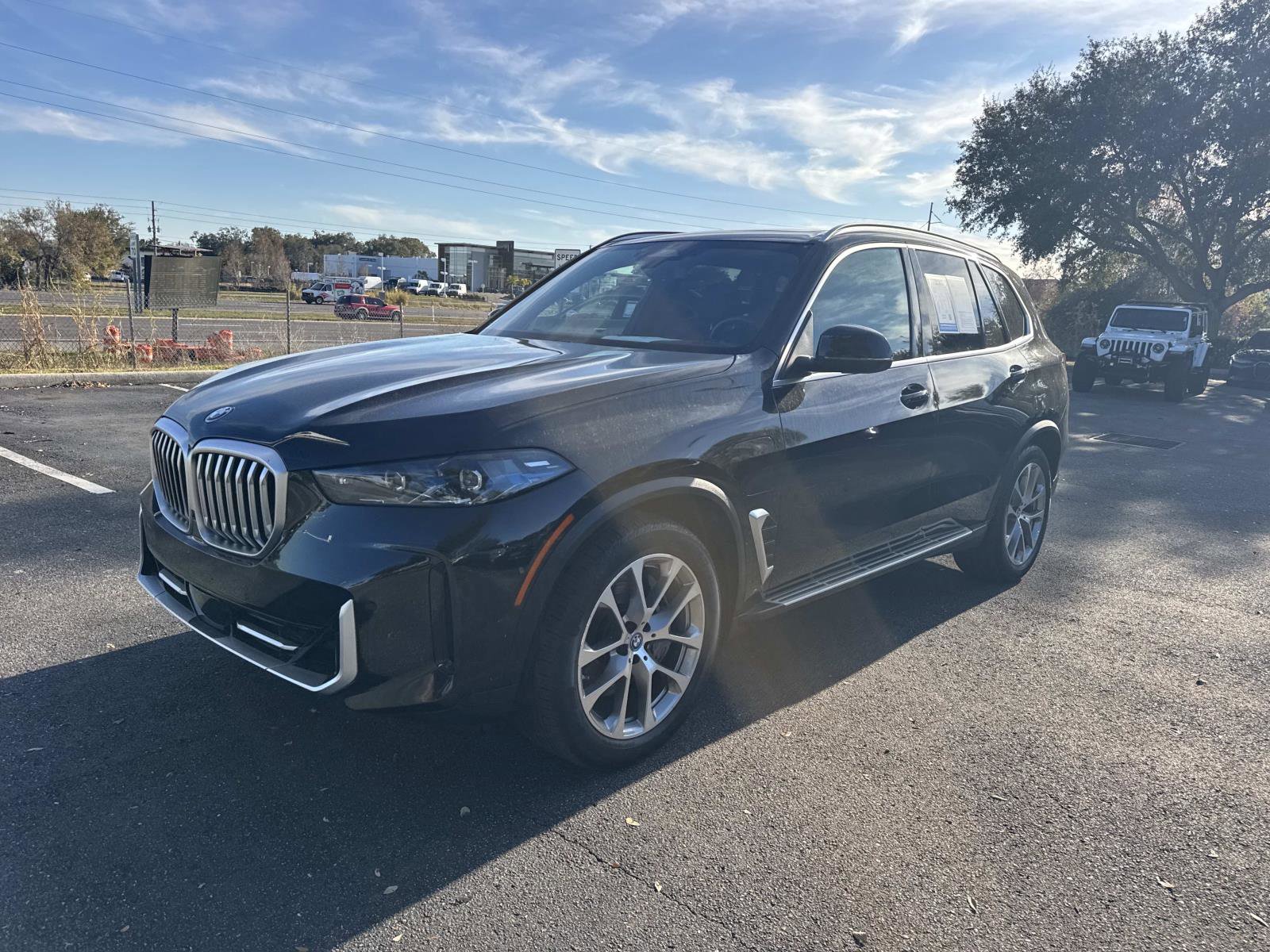 Used 2025 BMW X5 xDrive50e w/ Parking Assistance Package image 8