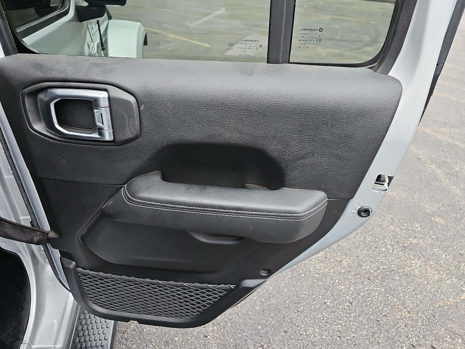 Used 2023 Jeep Wrangler Unlimited Sahara w/ Cold Weather Group AWD/4WD image 16