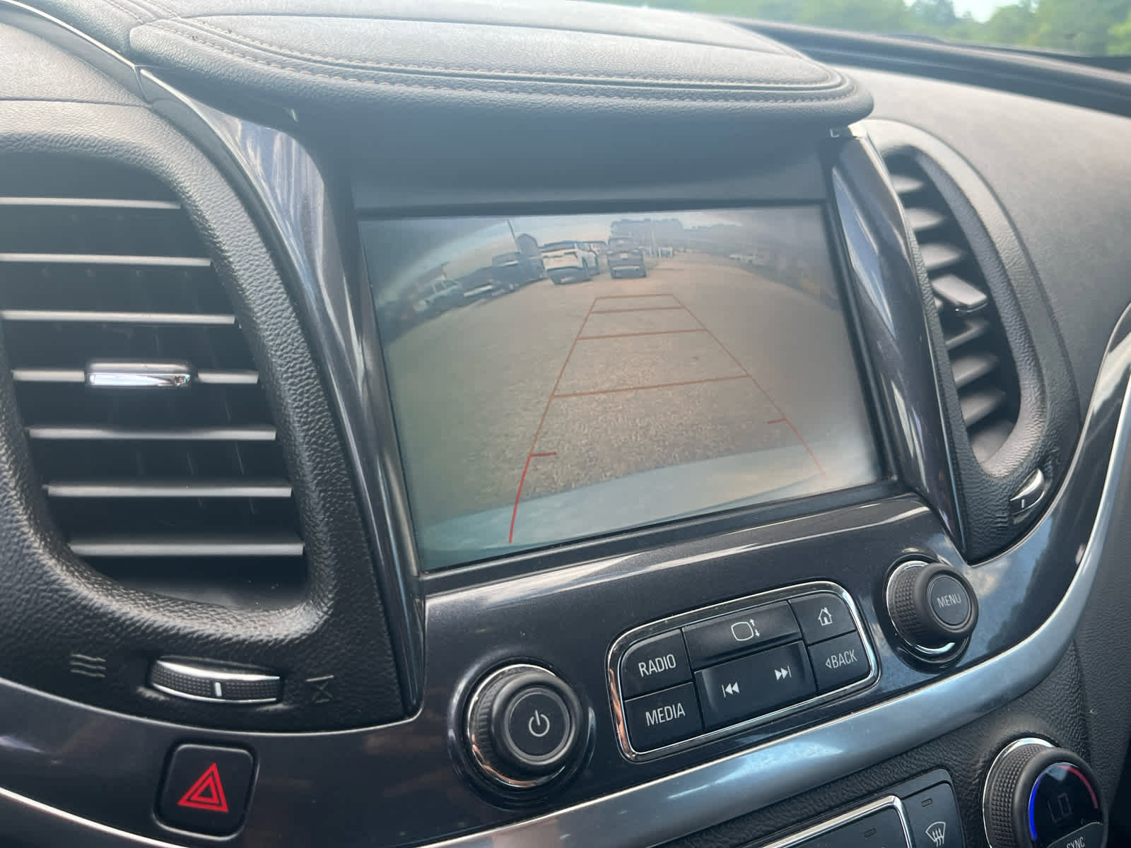 Used 2019 Chevrolet Impala LT FWD image 21