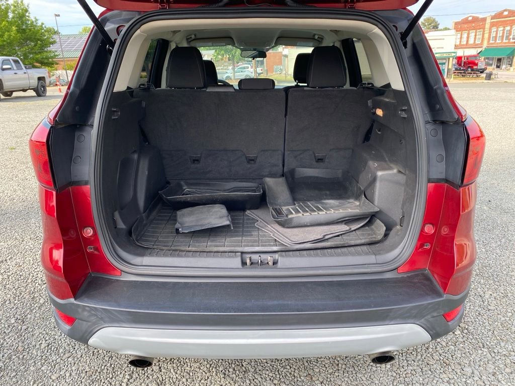 Used 2019 Ford Escape SE FWD image 18