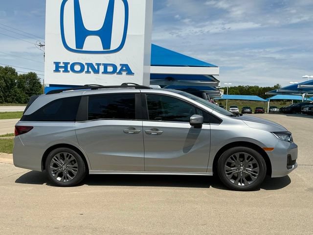 New 2026 Honda Odyssey Touring image 2