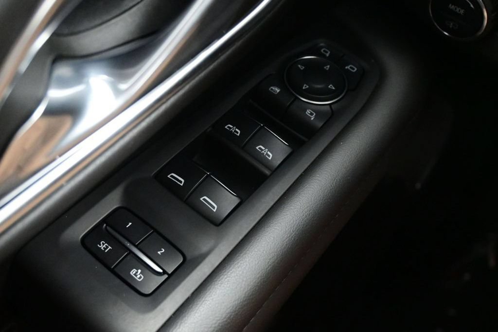 Used 2024 Chevrolet Tahoe High Country AWD/4WD image 14
